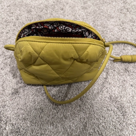 Quilted Vera Bradley Green Mini Crossbody Bag - Picture 5 of 6